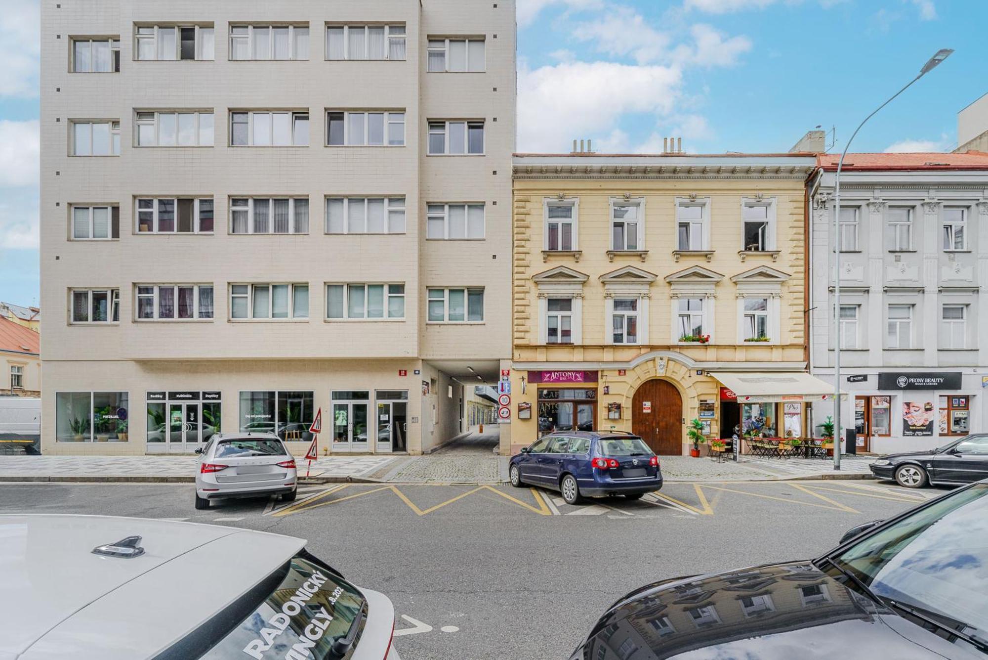 2-Level Apartments On Krizikova Near The Metro Prága Kültér fotó